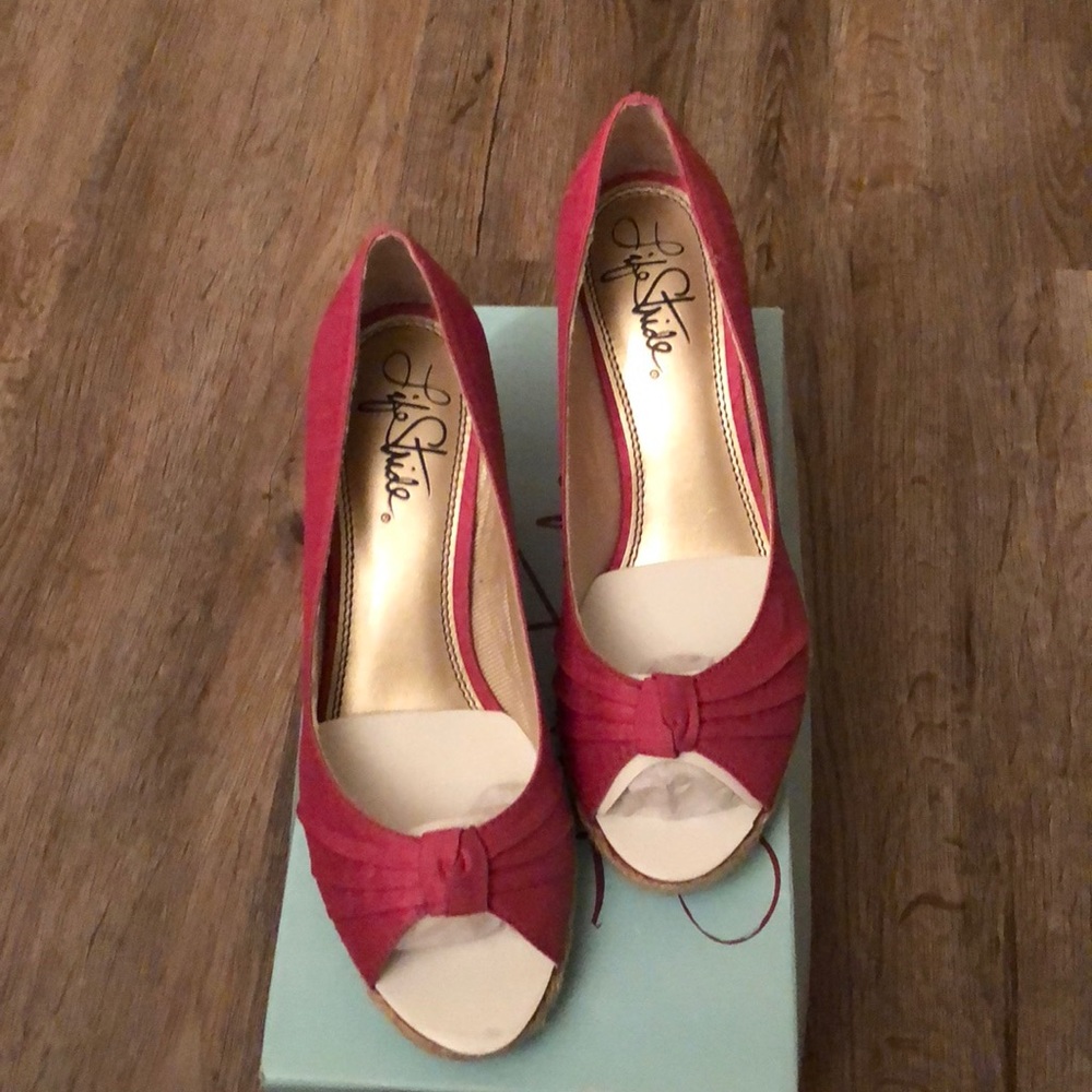 Life Stride Romp Fuchsia Wedges Size 8
